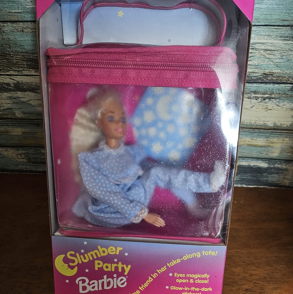 Slumber Party Barbie 1994